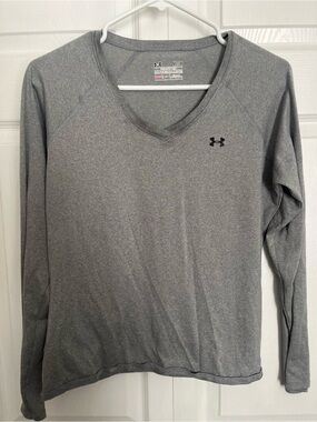 Under Armour Women’s Heather Gray V-Neck Long Sleeve Performance Tee